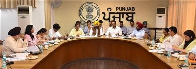 Punjab PWD Minister Harbhajan Singh ETO Holds Meeting with SDMs & DROs; Reviews National Highways Land Acquisition Progress