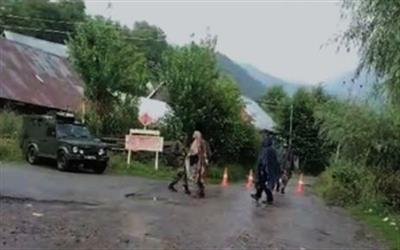 Civilian injured in Kashmir encounter succumbs to injuries