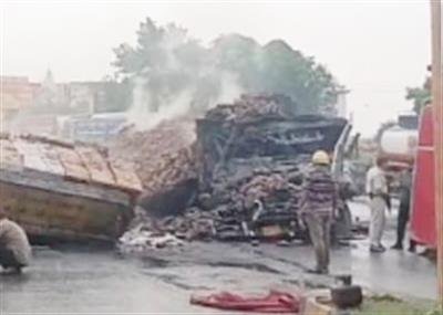 Two charred to death as three vehicles collide in Rajasthan