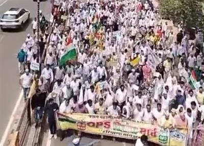 Tiranga march by 12000 employees seeking restoration of OPS at Hissar