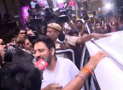 ED arrests AAP MLA Amanatullah Khan following raid at his home