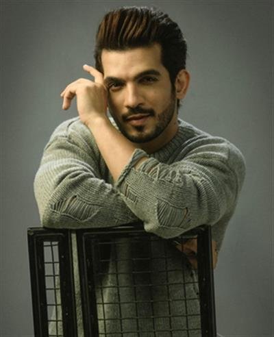 Arjun Bijlani reunites with Rati Pandey for web series on social media's complex world