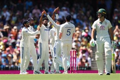 5th Test: Pacers star as India take four-run lead after bowling out Australia for 181