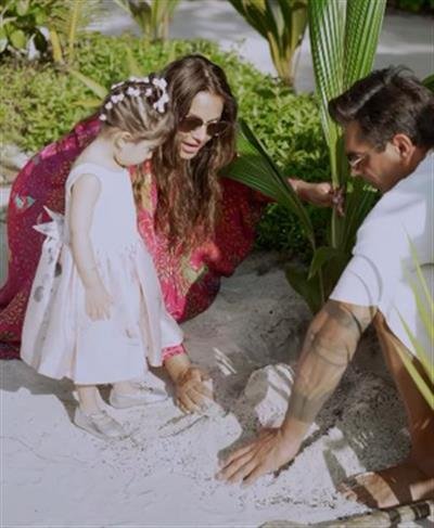 Bipasha Basu ‘plants’ joy and hope for Devi, hubby Karan