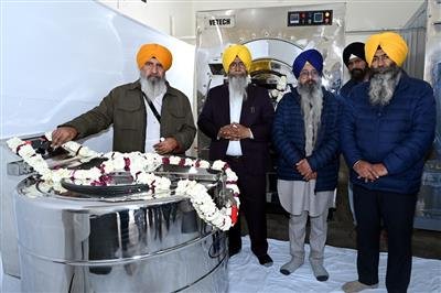 US resident Balwant Singh's family presented four washing machines at Sri Darbar Sahib
