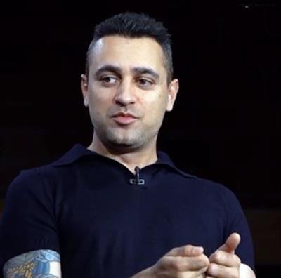 ​Imran Khan makes rare appearance to support his cousin Junaid Khan
