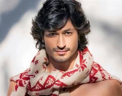Vidyut delivers speech in Sanskrit: Was like a disciple offering that has shaped my discipline