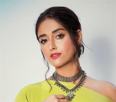 Priyanka, Vidhya Balan & others congratulate Ileana D'Cruz on becoming mother for the second time