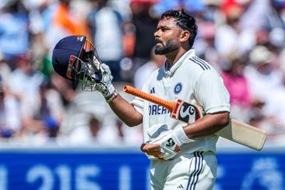 Pant shouldn’t play as specialist batter if he can’t do keeping in Manchester: Shastri
