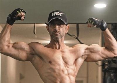 Hrithik Roshan reveals why he had to 're-install Instagram'