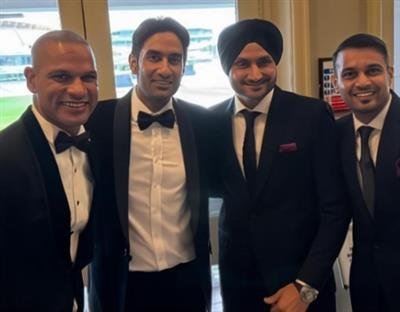 Dhawan is a younger brother to me and I want him to keep growing, says Harbhajan Singh