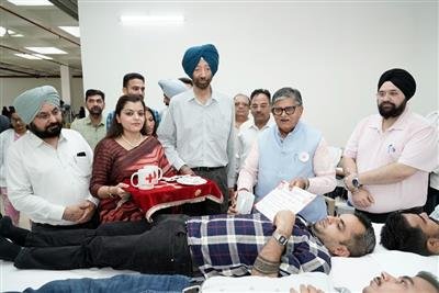 Punjab Governor & Administrator UT Chandigarh Gulab Chand Kataria Inaugurates Medical Check-up and Blood Donation Camp at Raj Bhavan