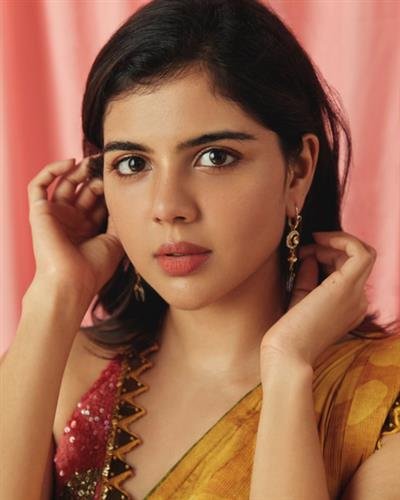 Kalyani Priyadarshan trashes post that claimed her parents had made her brother and her to stay at an orphanage
