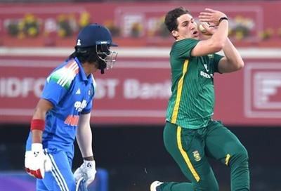 Nandre Burger, Tony de Zorzi ruled out of third ODI against India