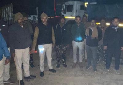 Patna administration seizes 4 trucks, slaps Rs 36 lakh fine on sand mafia