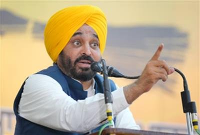 Punjab CM Bhagwant Mann confronts Akal Takht and SGPC, questions authority of Akal Takht Jathedar