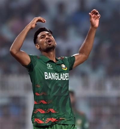 Spiritual Guru Devkinandan Thakur slams KKR, Shah Rukh Khan over Bangladeshi player; leaders react