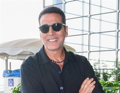 Maha local polls: Everyone must vote, says Akshay Kumar after exercising his franchise