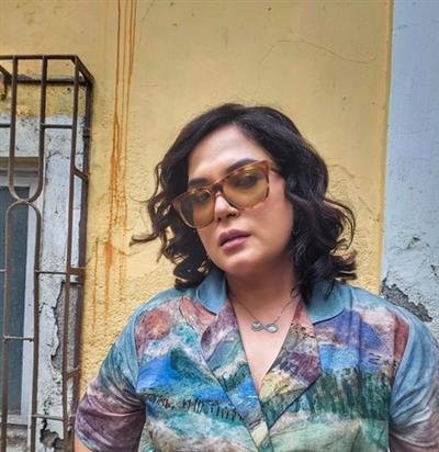 Richa Chadha debuts chic short bob for new OTT project, shoot begins in February