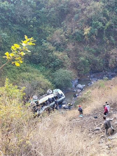 Three killed as Himachal bus plunges into ditch in Dehradun