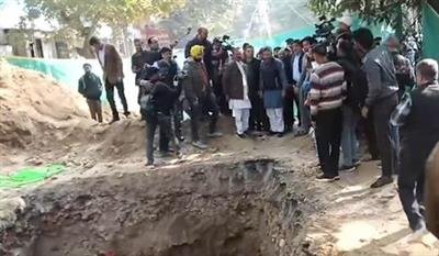 Delhi govt orders probe as biker falls to death in DJB pit in Janakpuri