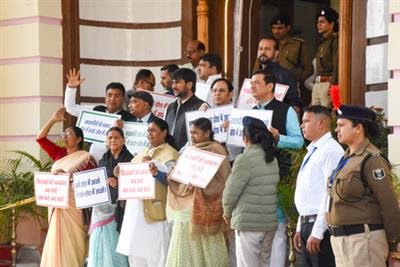 Bihar: Rabri Devi leads RJD protest amid row with CM Nitish Kumar