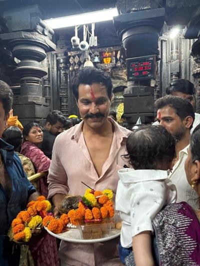 Randeep Hooda offers prayers at Mahalaxmi Temple ahead of ‘Eetha’ wrap, welcoming first child