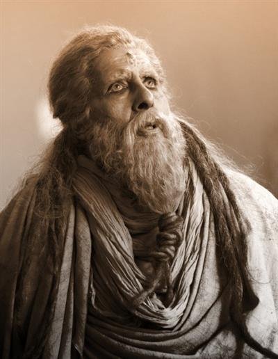 Amitabh Bachchan shares ‘prosthetic wisdom’, asks to focus on self-growth