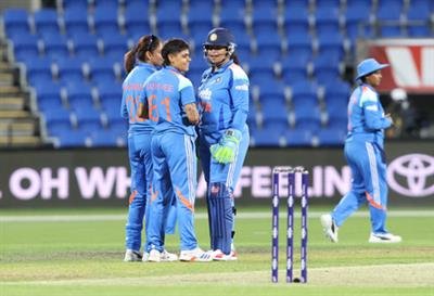 2nd ODI: Voll, Litchfield help Australia take ODI series with five-wicket win over India 