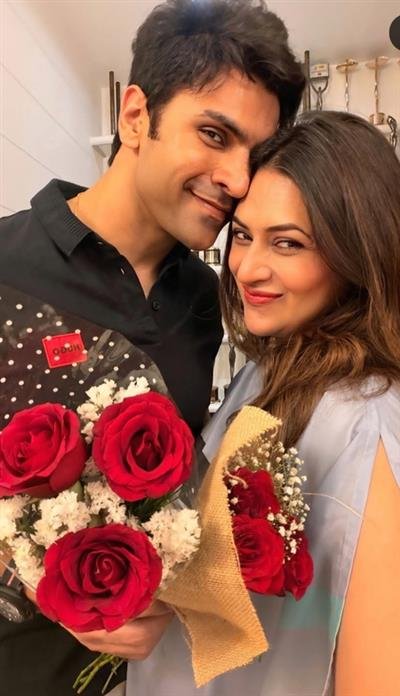 Divyanka Tripathi shares glimpses of Mumbai’s midnight frenzy after India’s historic T20 win