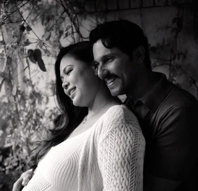 Randeep Hooda, Lin Laishram radiate warmth, glow in maternity pictures as they prepare to welcome 1st child