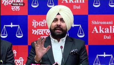 Akali Dal slams lathi charge on students in Panjab University