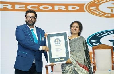 Ludhiana’s Renowned Dr. Mukesh Sharda from Dr. Sharda Ayurveda gets awarded with the Guinness World Record