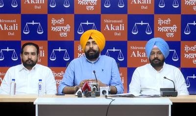 SAD targets AAP as yet another Sarpanch is caught with heroin in Punjab