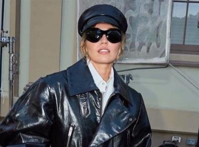 Miley Cyrus sets record straight on claims of her parents feeding off her childhood stardom