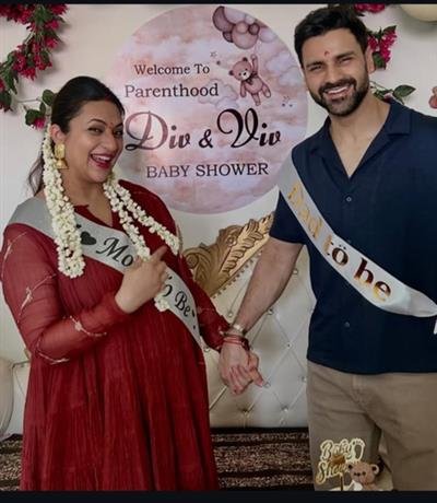 Mommy-to-be Divyanka Tripathi radiates pregnancy glow at surprise baby shower event