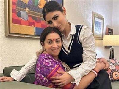 Mouni Roy says 'I look up to you' as she wishes 'Kyuki Saas Bhi...' co-star Smriti Irani