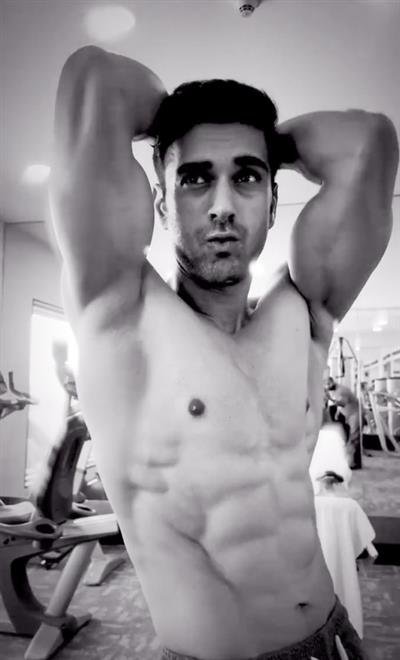 Kriti Kharbanda says 'So proud of u' as Pulkit Samrat drops a glimpse of his Monday Motivation