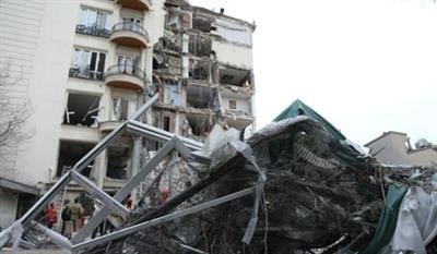 Several injured in Iranian missile attack on Tel Aviv