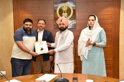 Hardeep Singh Mundian hands over appointment letters on compassionate grounds to 14 candidates
