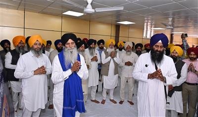 SGPC starts Langar seva. for patients at Sri Guru Nanak Dev Hospital