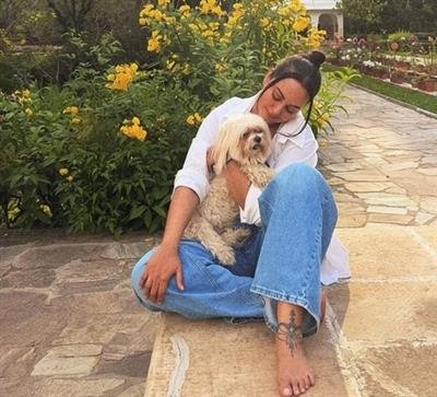 Sonakshi Sinha soaks in calm and greenery, calls it ‘Nature-o-pathy’