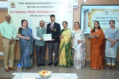 Annual Prize Distribution function of Post Graduate Government College Sector 46 held
