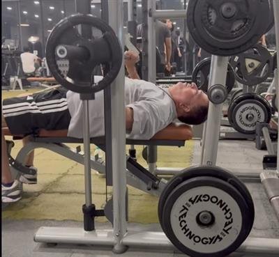 Vicky Kaushal’s father Sham Kaushal crushes intense gym workout at 70