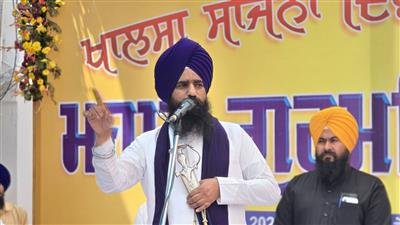 A large number of Sikh devotees from across the country and abroad gathered at Takht Sri Kesgarh Sahib in Sri Anandpur Sahib.