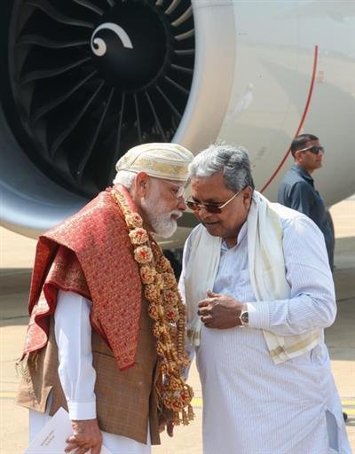 Siddaramaiah submits charter of demands to PM Modi, seeks Centre’s aid for key projects