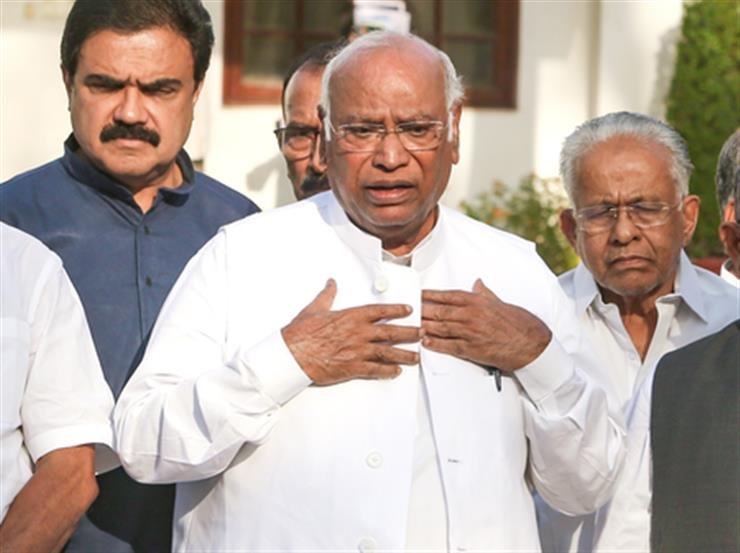 Kharge expresses sadness over tragic road accident in Coimbatore where nine tourists from Kerala lost their lives