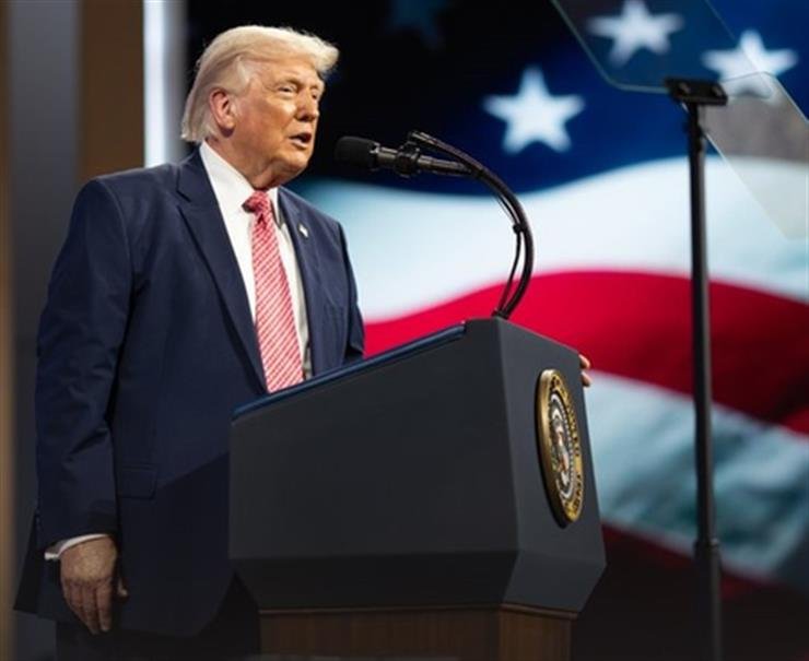 Trump claims Iran progress, warns US pressure will continue until deal finalised