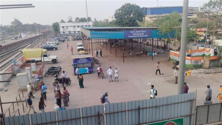 Gujarat's Udhna station returns to normal as Railways maintain orderly ops after rush