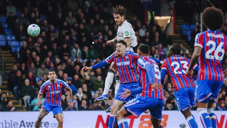 West Ham go two points clear of bottom three after goalless draw at Palace